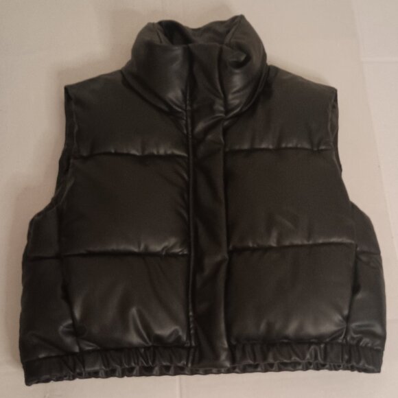 ZARA Gorpcore Black Faux Leather Crop Puffer Vest Women’s XS Streetwear EUC - Picture 4 of 15